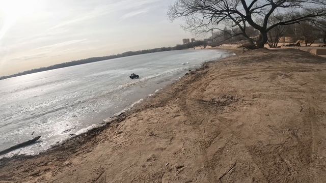 Traxxas X-maxx корова на льду