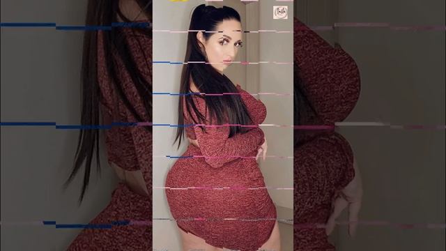 Josefina Vincenza | Curvy Fashion Style With A Top Plus Size Model | Curvy Model | Biography | Fact