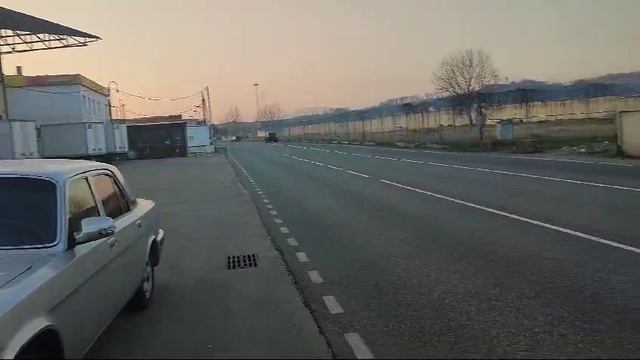 Дорожная разметка перед объектом