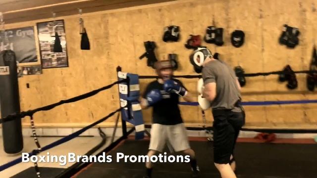 Rough Sparring!! Pro vs Amateur out of Signal 12 Gym. Boxing. смотреть онлайн