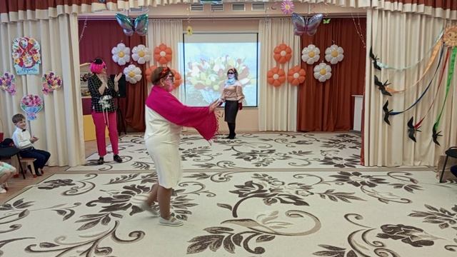 Сам себе- костюмер!