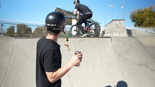 This is How Most YouTubers Teach Barspins... смотреть онлайн