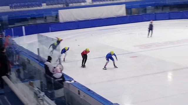 Рыбинск Кубок В.Ана 500м (2) 1/4 юниоры 4й смотреть онлайн