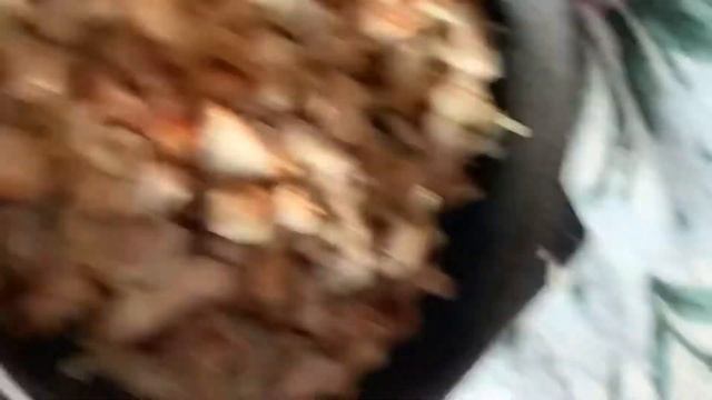 Капуста тушёная с мясом.