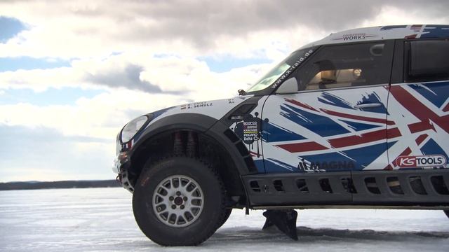 MINI ALL4 Racing Union Jack Livery Ice Experience 2016 - Design Exterior | AutoMotoTV смотреть онлайн