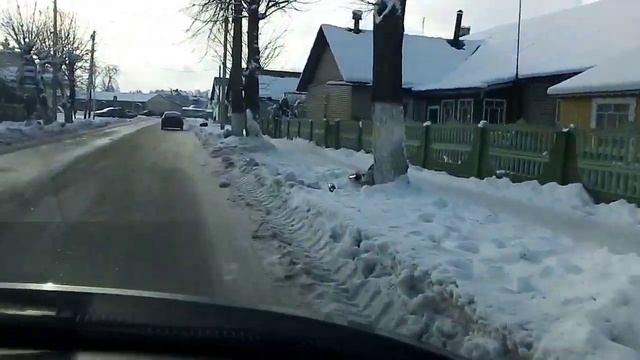 Берёзовка. Приоритеты коммунальщиков: уборка мусора или борьба с национальной БЧБ-символикой?