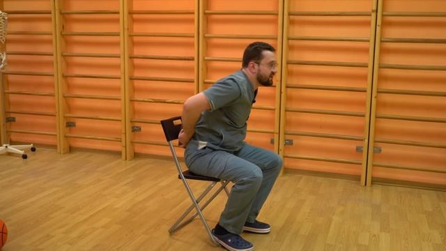 Остеохондроз_грудного_отдела_позвоночника_Упражнения_в_офисе_ смотреть онлайн