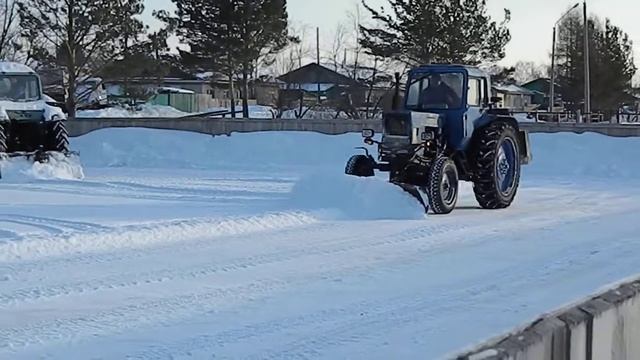 Подготовка к новому году! Горка, каток и елка.