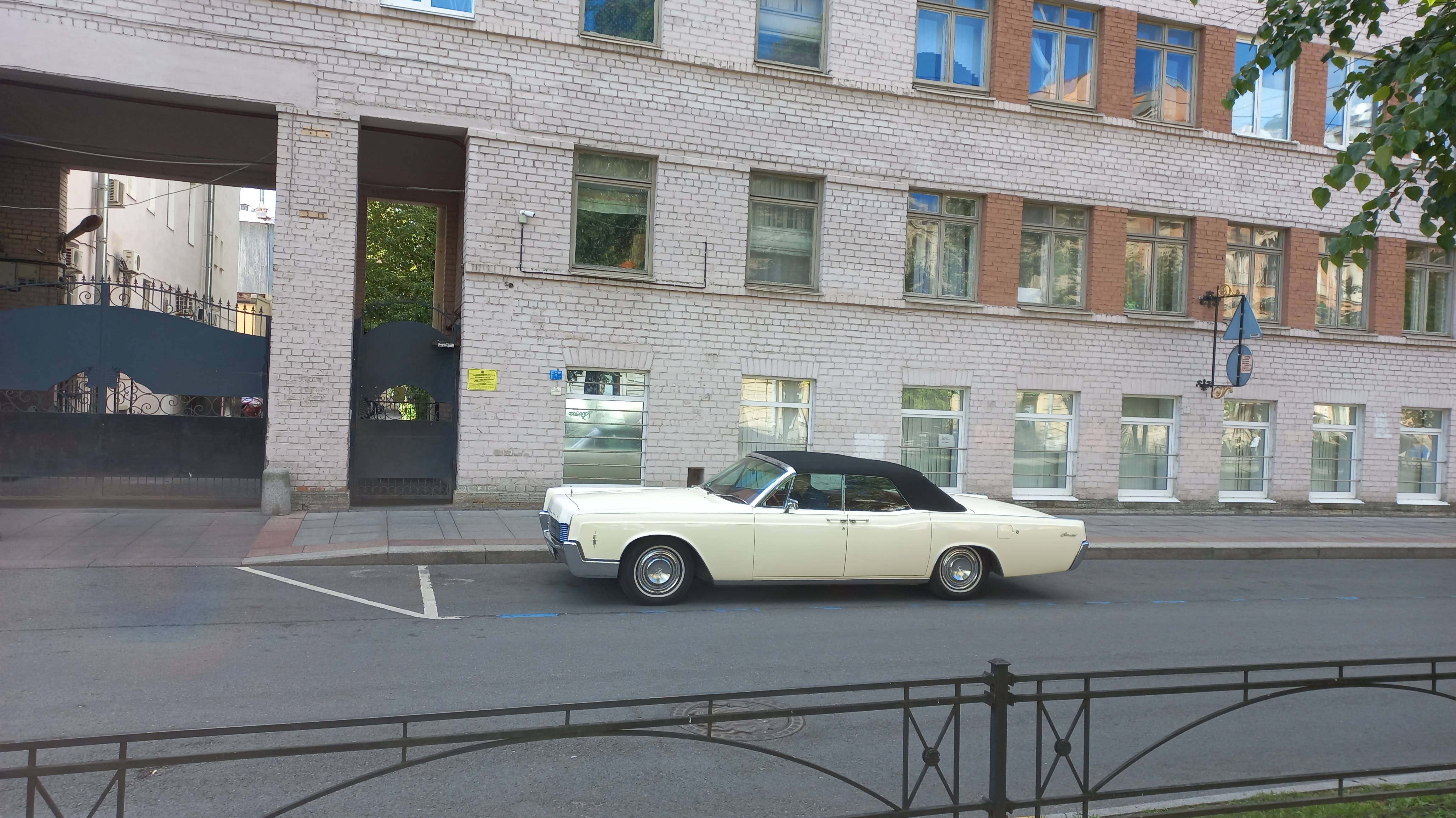 Россия: приятная прогулка по Санкт-Петербургу смотреть онлайн