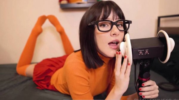 АСМР Ролевая игра Велма целует твои ушки - ликинг для тебя licking