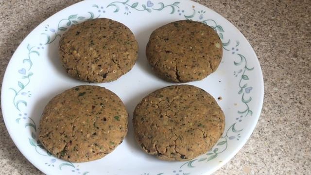 HOMEMADE VEGGIE BLACK EYE BEAN PATTIES/ BURGER FROM SCRATCH || IN THE KITCHEN WITH LYNN смотреть онлайн