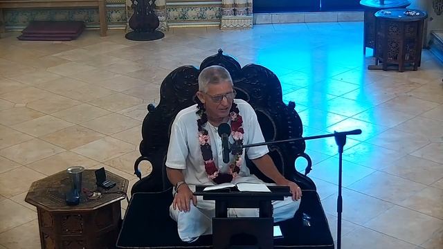 If Anyone Hears the Glories of Lord Krishna From a Pure Devotee Then He Will Be Purified смотреть онлайн