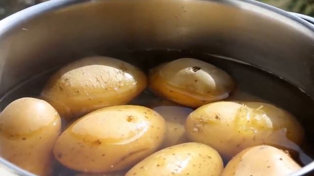 Here Is Why You Should Rinse Your Hair With Potato Juice смотреть онлайн