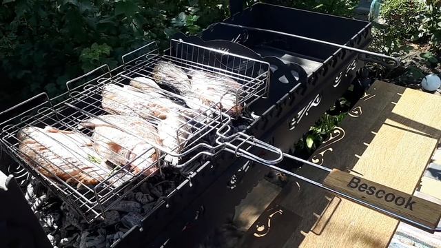 САША УСТРОИЛ ПИКНИК ПРЯМО ДОМА смотреть онлайн