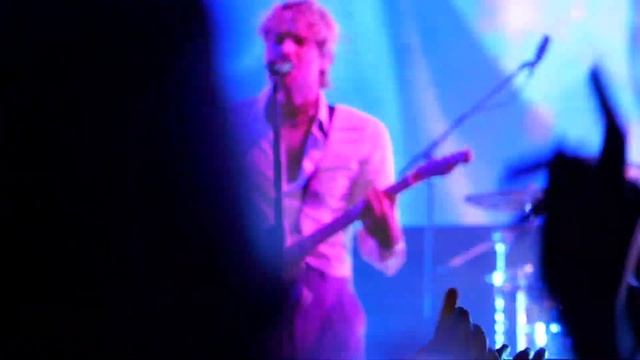5 Seconds of Summer - Youngblood (Take My Hand Tour in Sydney Opera House) смотреть онлайн