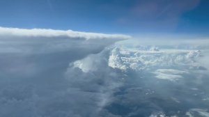 Полет в облаках