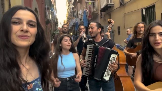 Trio Mandili & Ars Nova Napoli - La Virrinedda смотреть онлайн