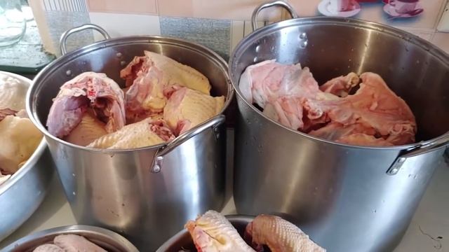 Як я розприділяю м'ясо індиків // ЩО ГОТУЄМО З ІНДИЧАТИНИ ... смотреть онлайн