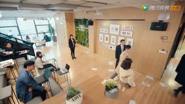 速看4 | 女孩辛苦做出來的畫稿被總裁如此踐踏，反手把他按在墻上“道歉” 💥 中国电视剧