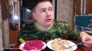 мукбанг/обжор/перловка тушёная с курицей,свекольный салат/