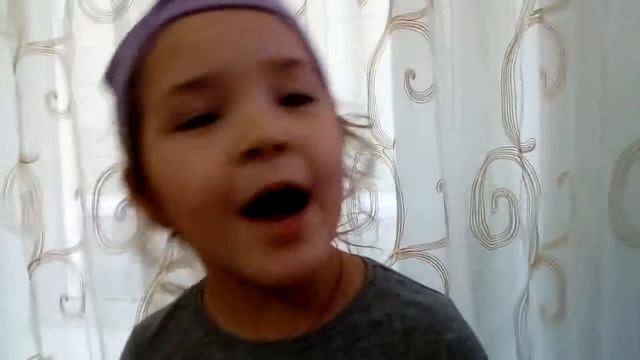 Антошка картошка исполняет Мира