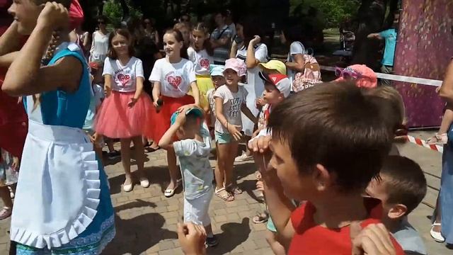 Праздник "Краски лета" в Анапе в парке Ореховая роща смотреть онлайн