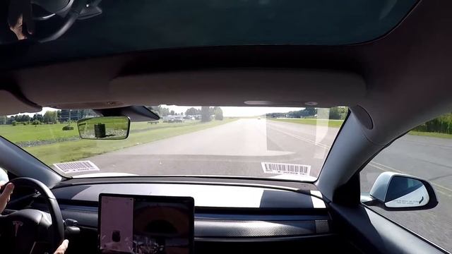 Audi RS3 Stage 2 vs 2020 Tesla Model 3 LR with Acceleration Boost, 1/4 mile смотреть онлайн