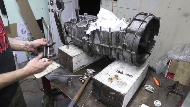 Fixing A G50 Porsche 911 Transaxle With A Major Oil Leak | Part 9 смотреть онлайн