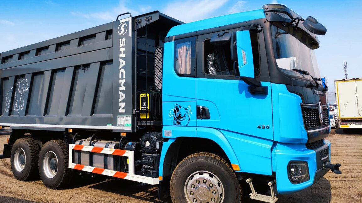 Ремонт автомобиля SHACMAN X3000, замена пальцев и фтулок рессор, ревизия ступичных подшипников. смотреть онлайн