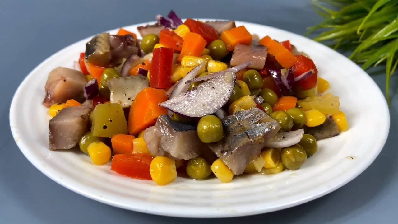 Салат "Мексиканская селедка"! Стоит только ПОПРОБОВАТЬ, уже НЕ ЗАБУДЕШЬ! Красиво и вкусно ОЧЕНЬ! смотреть онлайн