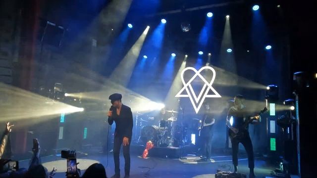 VV - Wings of a Butterfly / VV Neon Noir Tour Athens, Greece (4k) смотреть онлайн