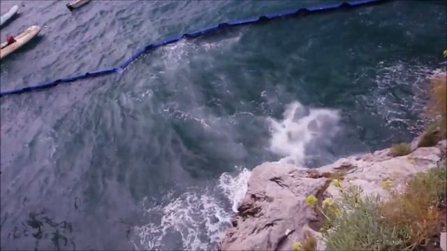 Van Halen - Jump (Full HD) (Original Song) (Breathtaking Cliff Jumping Video) смотреть онлайн