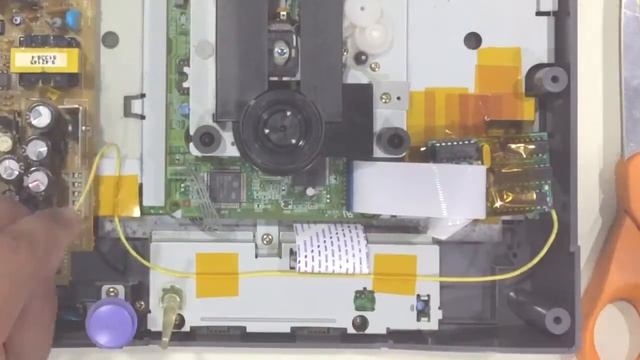 Sega Saturn V3 Universal Mod Chip Install [SH no.2] смотреть онлайн