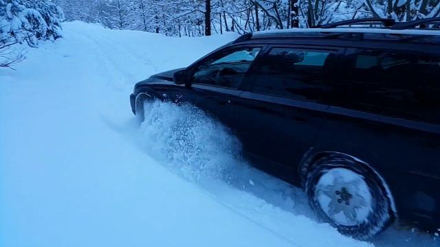 Volvo XC70 Hill Climb On Snow