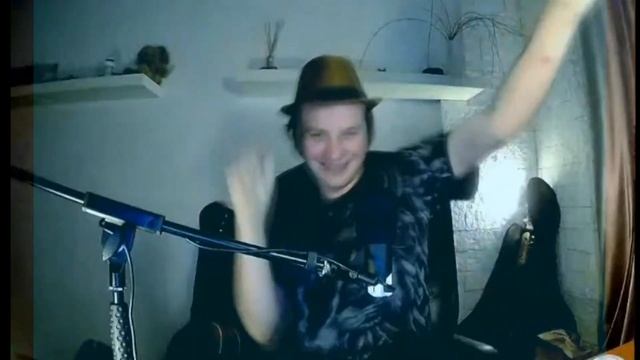 Bass Boost улучшает песню смотреть онлайн