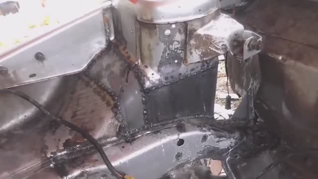 ВОССТАНАВЛИВАЮ ГНИЛЫЕ СТАКАНЫ НА "ВАЗ" 2112 - 3 Часть смотреть онлайн