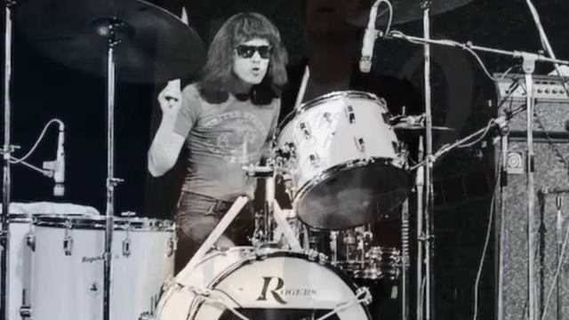 'ONE, TWO, THREE, FOUR!' смотреть онлайн