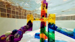 Мраморная Дорожка x Неглубокий бассейн