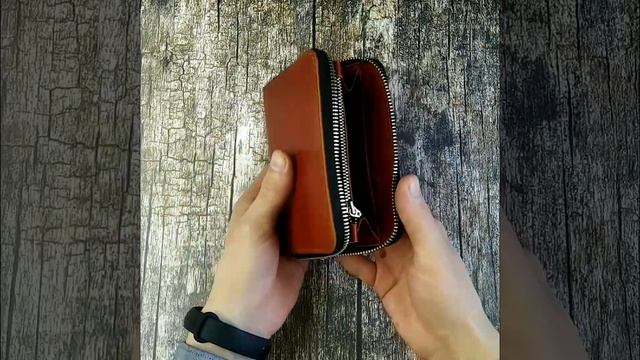 Кошелёк на молнии из натуральной кожи. смотреть онлайн