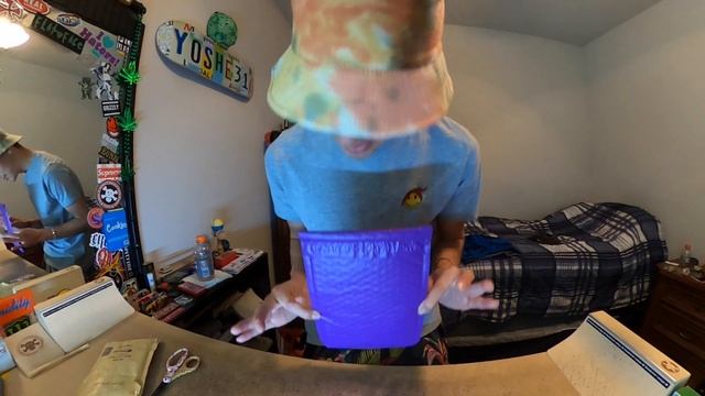 Lab Wheels and Beast Pants Unboxing смотреть онлайн