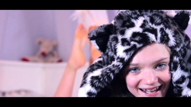 Ariana Grande - Santa Tell Me - cover by 12 year old Sapphire | 24 Days Of Sapphire смотреть онлайн