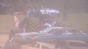 1987  BIGFOOT Monster Truck Бигфуты прыгают и давят авто!