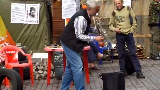 Первомай. Майдан. Трубач. 01.05.14г. смотреть онлайн