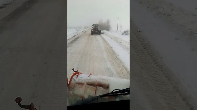 чистка дорог от снега на кдм. смотреть онлайн