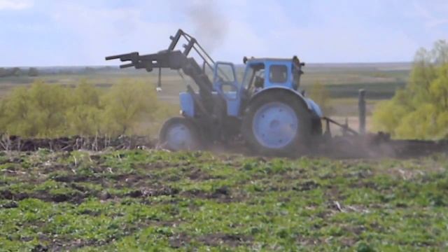 Трактор Т-40 АМ с ПЛН-2-35 смотреть онлайн