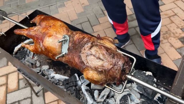 БЛЮДО из 90-Х| какого ЗВЕРЯ приготовил СЕРГО на ВЕРТЕЛЕ? смотреть онлайн