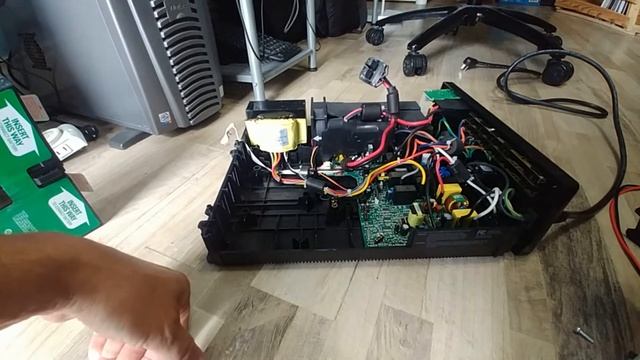 APC Back Ups pro 1500 Thrift Store Find. a look inside смотреть онлайн