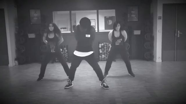 WILLY WILLIAM EGO Zumba® Choreo by Kalidou смотреть онлайн