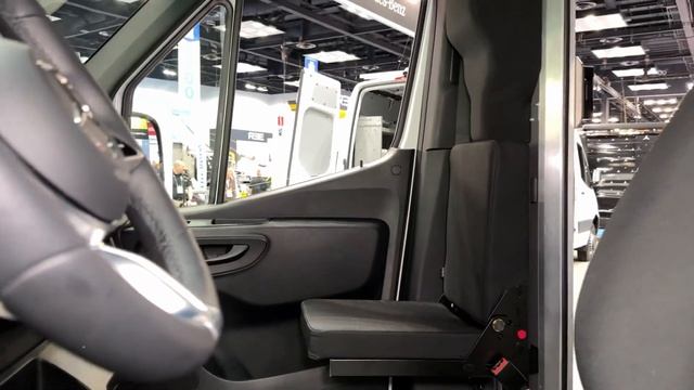 2023 Mercedes e-Sprinter Cargo Van смотреть онлайн