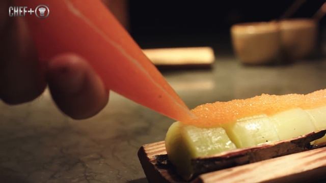 Michelin star chef Niklas Ekstedt creates Ember cooked Leek, dried reindeer смотреть онлайн